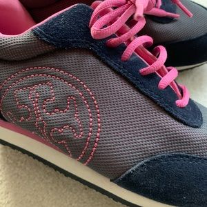 Tory Burch Davies Sneaker 9.5 Navy and Pink